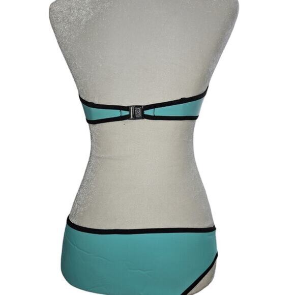 Triangl Swimsuit - Picture 5 of 10